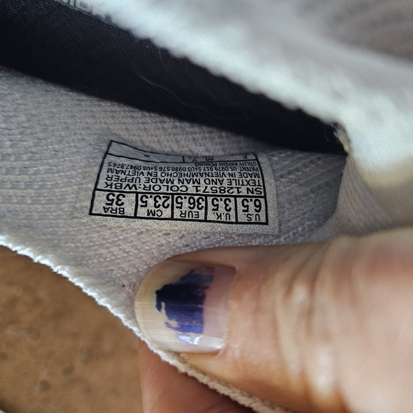 Skechers Performance Slip Ins with Air Cooled Memory Foam Size 6.5 White and Bl - Picture 9 of 9